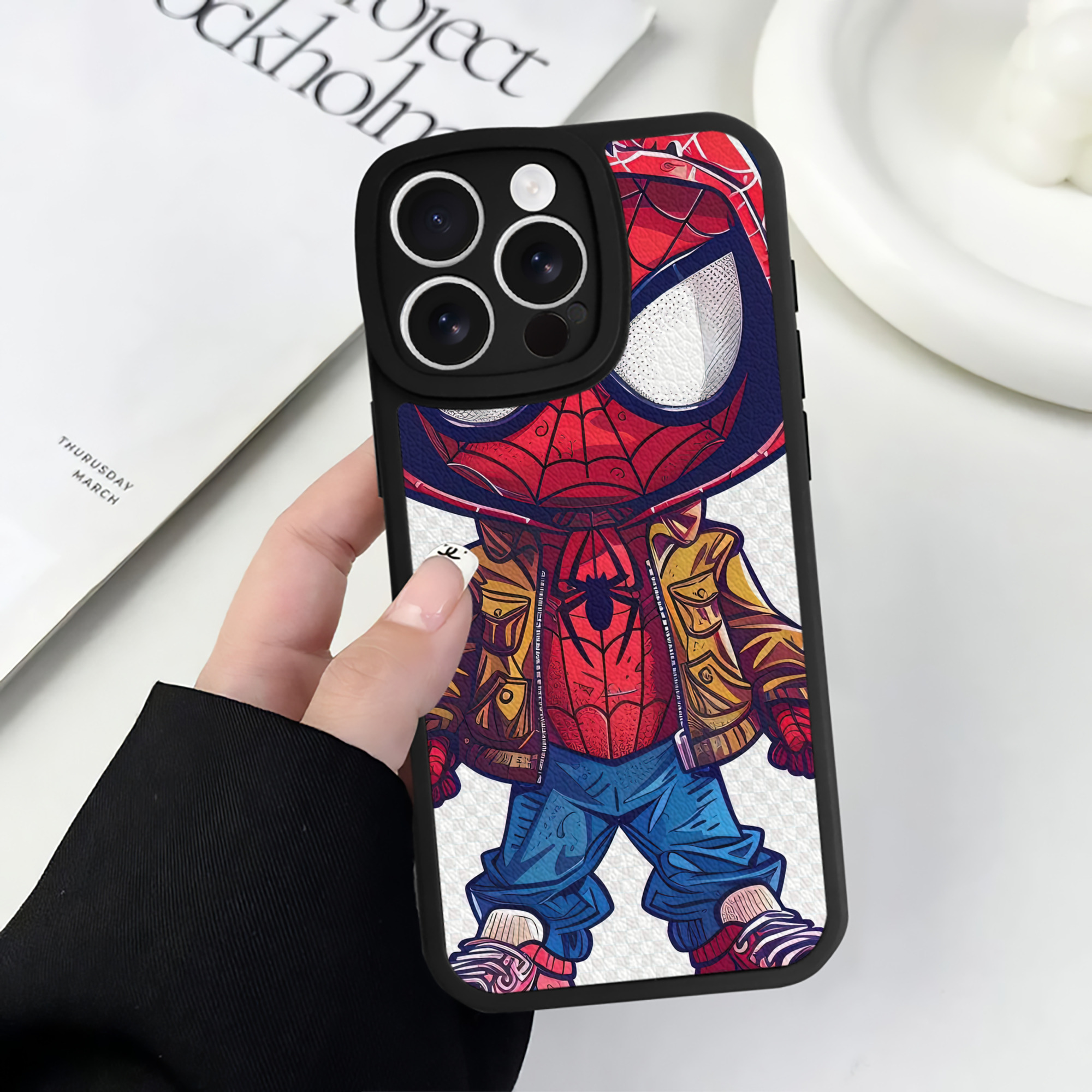 Spider Man スパイダーマン 【iPhone 16シリーズ対応】シリコンスマホケース（レザー調） 材質：シリコン